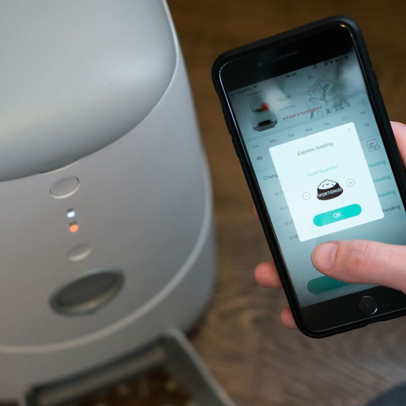 avtokormushka-dlya-sobak-s-wi-fi-petoneer-nutri-feeder-upravlenie-prilozheniem