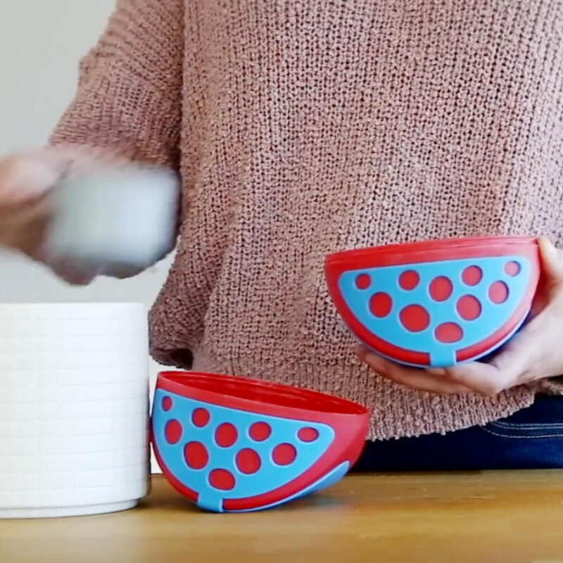 igrushka-dlya-sobak-kong-rewards-wally-dobavit-korm