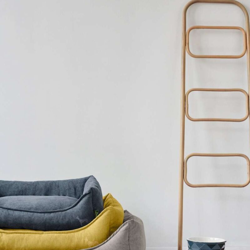 lezhanka-dlya-sobak-hunter-sofa-eiby-dlya-srednikh-sobak