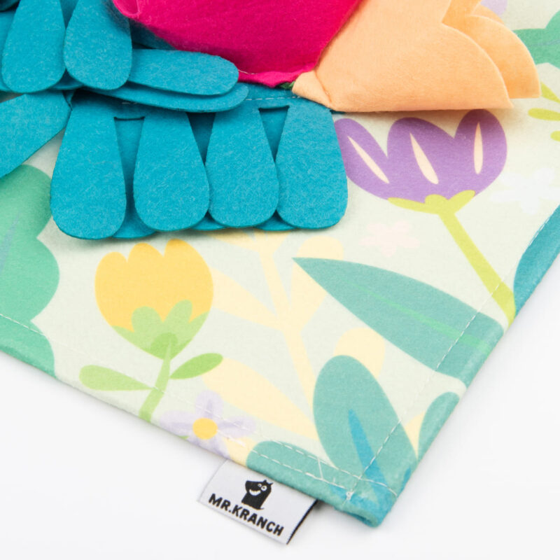 nyuhatelnyj-kovrik-dlya-sobak-mr-kranch-cvetochnyj-lug-srednij-krupno