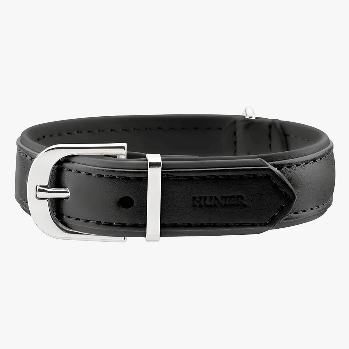 Три размера кровати для собак разных цветов. Маленькая, средняя и большая лежанки с округлыми формами и плетёными краями.