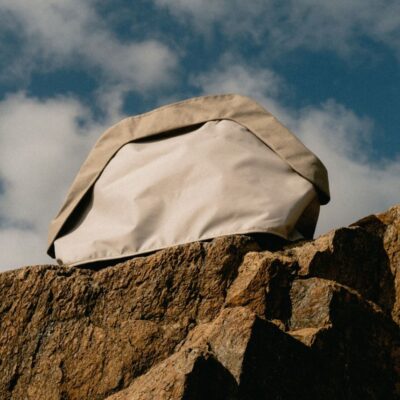 chekhol-dlya-perenoski-poni-huntingpony-oblegchennyj-bezhevyj-detali-krupno-priroda