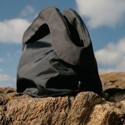 chekhol-dlya-perenoski-poni-huntingpony-oblegchennyj-chernyj-priroda