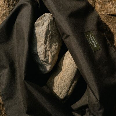 chekhol-dlya-perenoski-poni-huntingpony-oblegchennyj-detali-krupno-sobaka-interer