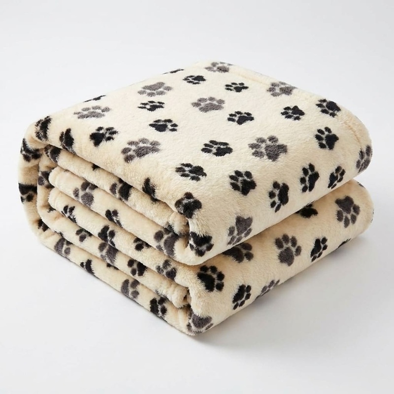 Коврик меховой для собак ProFleece Лапки, 1x1,6 м