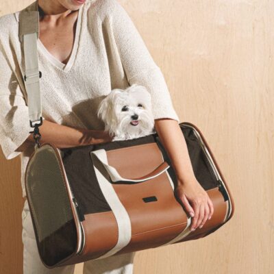 sumka-perenoska-huntingpony-poni-treveloni-korichnevyj-sobaka-interer